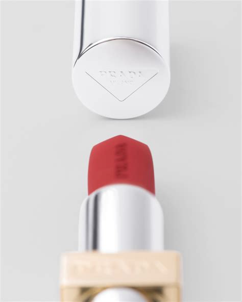 prada lipstick pompeii